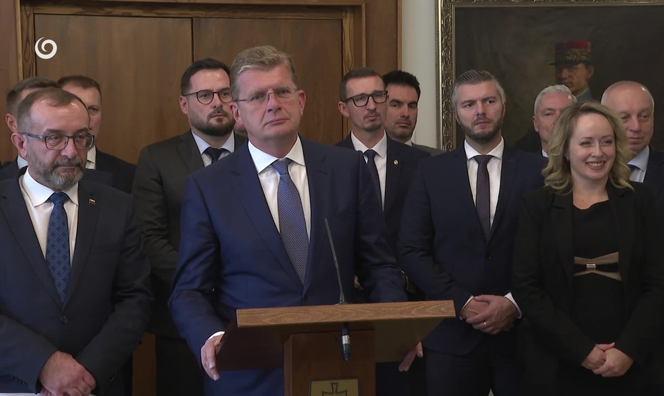 Slovenský parlament posúva limity: Od rýchlosti chôdze po hazardný zákon