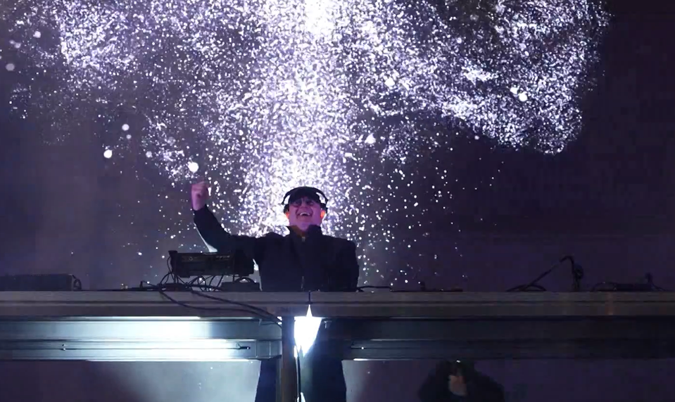 Padre Guilherme, DJ z Vatikánu, vystúpil v Košiciach. Na podujatie prišlo viac než 20-tisíc ľudí