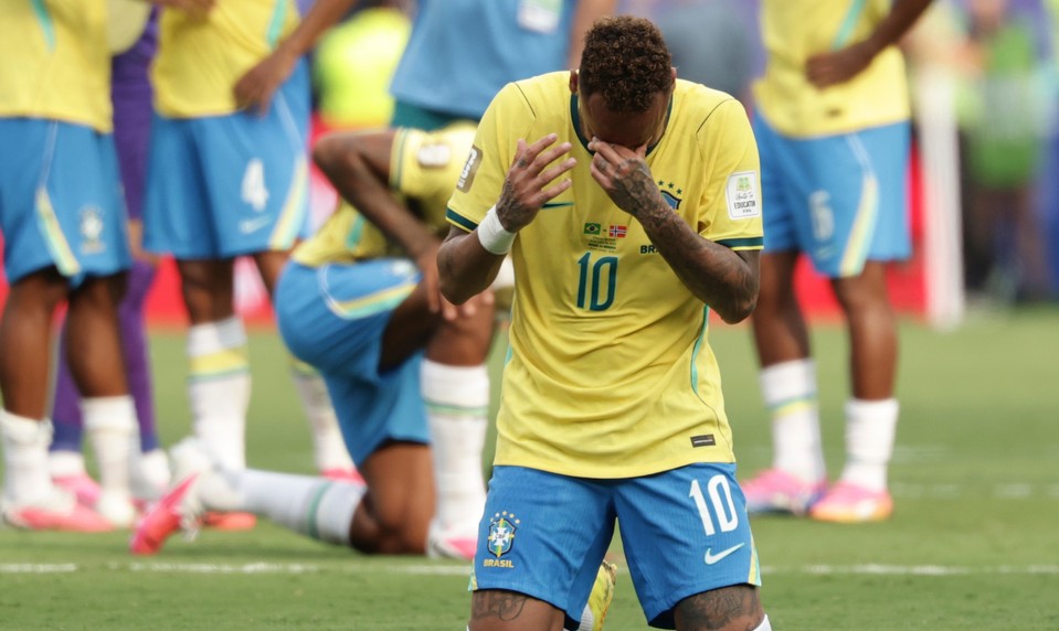 Hrdý futbalový národ na kolenách. Ohlasy médií na vypadnutie Brazílie