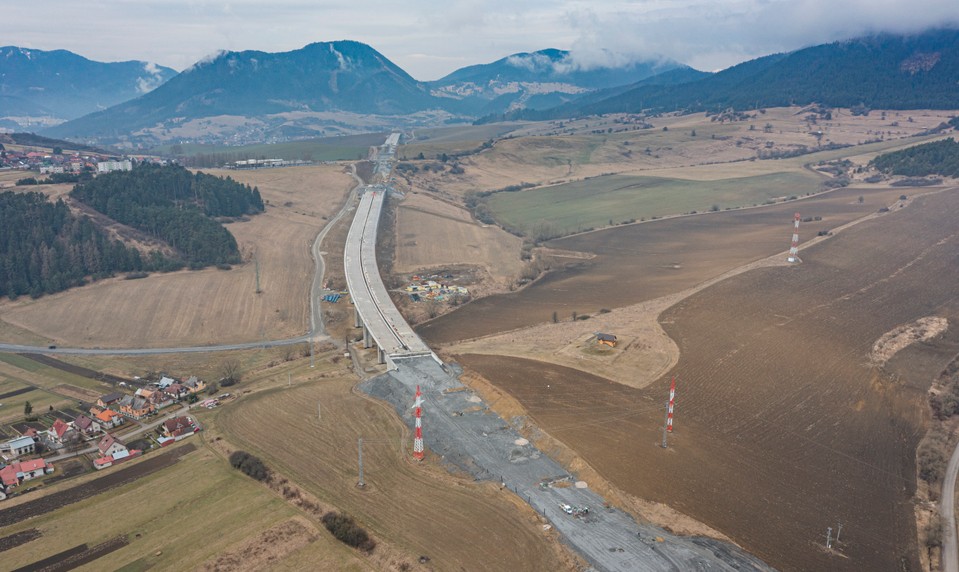 Výstavba posledného úseku D1 sa odďaľuje. Starostovia obcí nesúhlasia s variantom výstavby