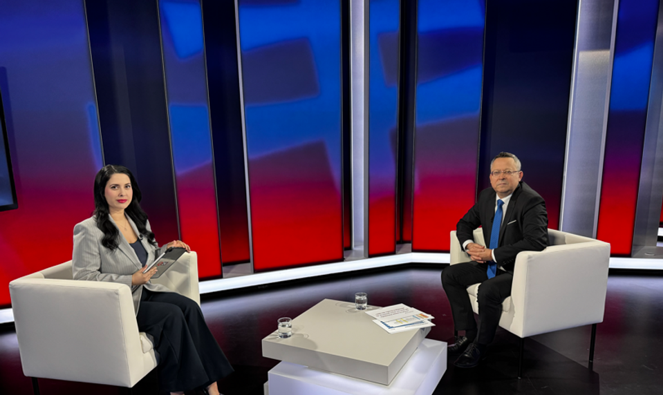 Politika 24: Transakčná daň sa rušiť nebude. Kamenický zmenu odmieta