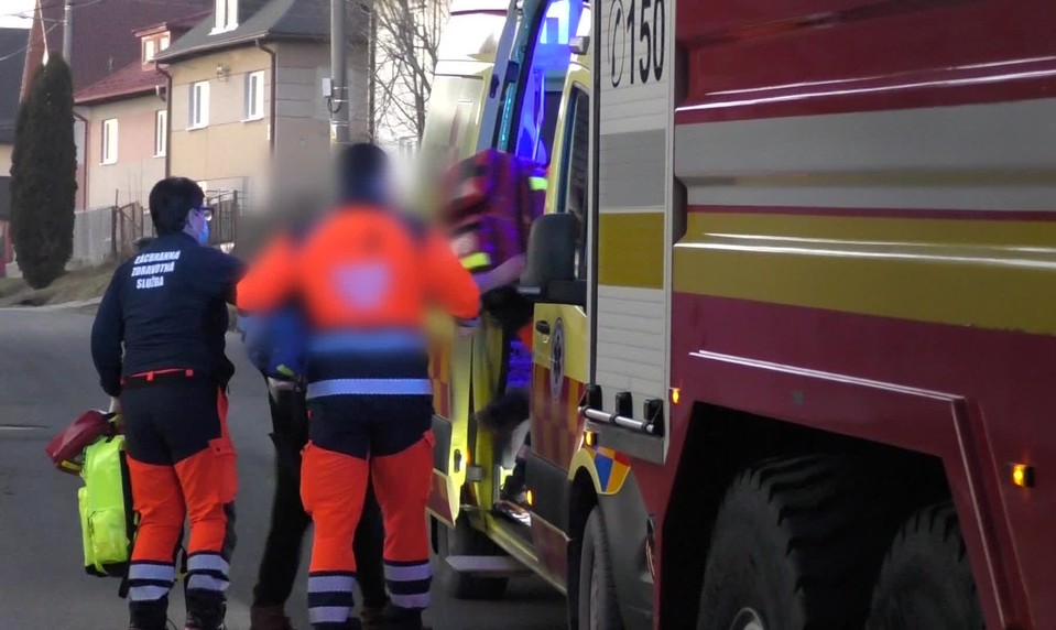 V suteréne domu vybuchol kotol. Počas explózie sa tam nachádzal majiteľ