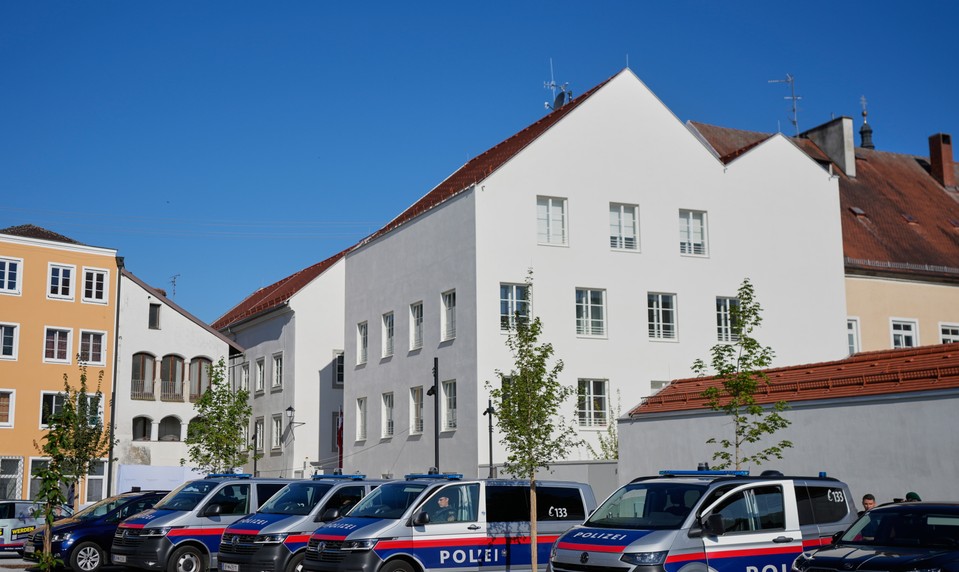 Hitlerov rodný dom má nové využitie. Rakúsko z neho urobilo policajnú stanicu