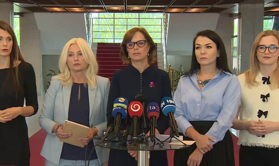 Opozičné političky o násilí na školách: Samotný zákon problém nevyrieši