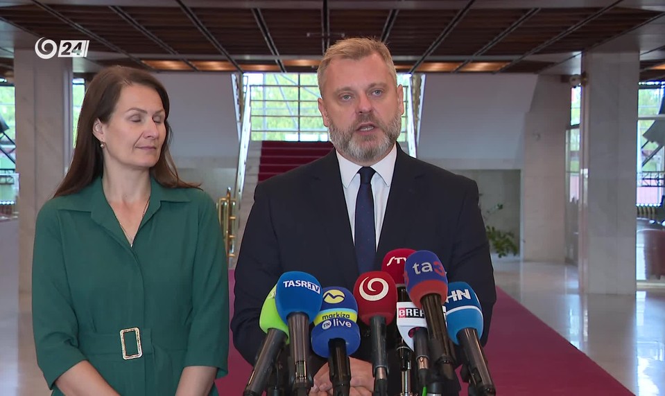 Tlačová beseda strany SaS o vyšších platoch