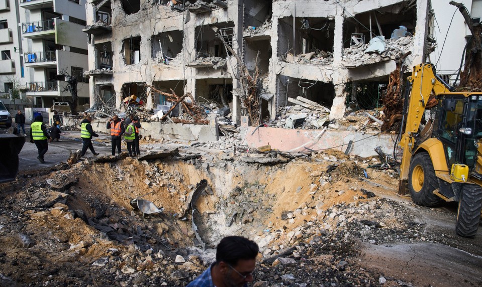 ONLINE: Irán cez noc vyslal balistické rakety na Izrael a izraelská armáda vyhlásila poplach