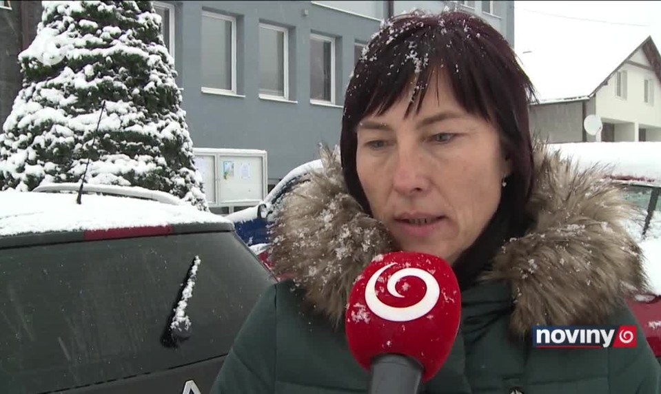 Sneh odhŕňajú od skorého rána