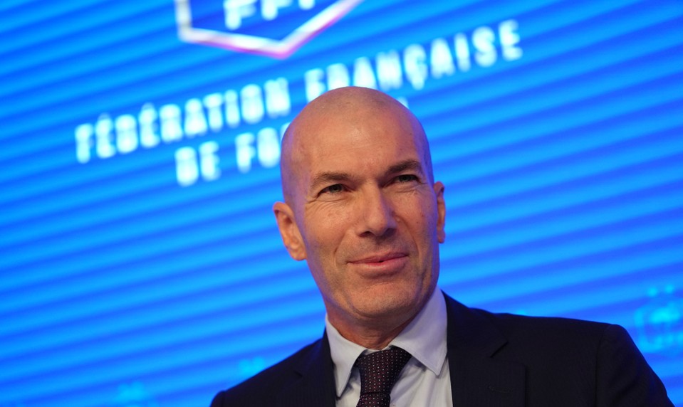 Francúzov povedie ZIDANE, nového trénera majú aj Taliani