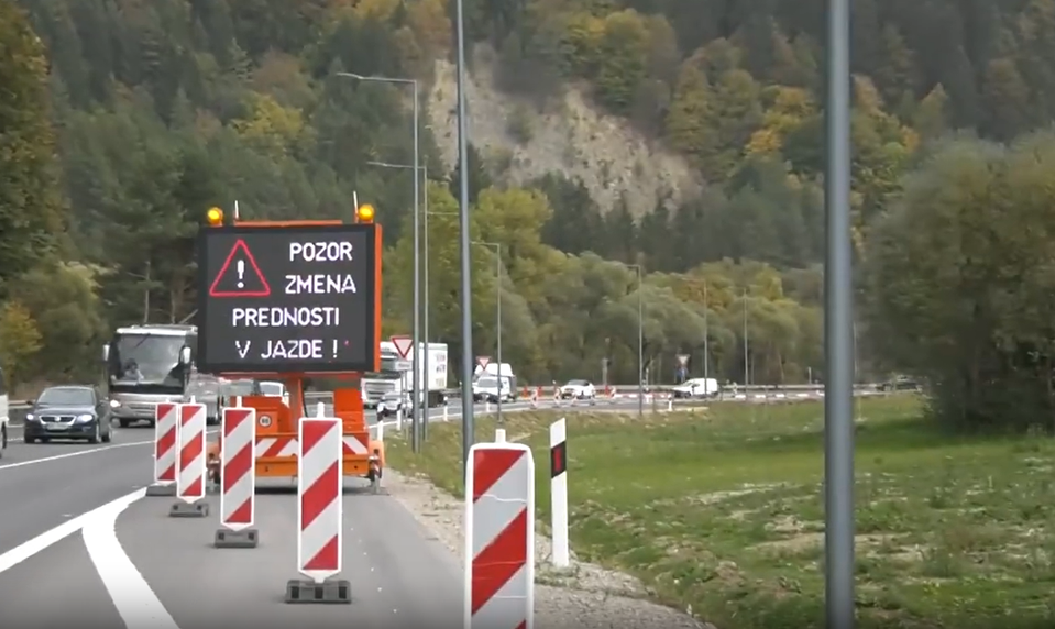 Úsek Hubová – Ivachnová je otvorený: Vodiči ignorujú nové značenie
