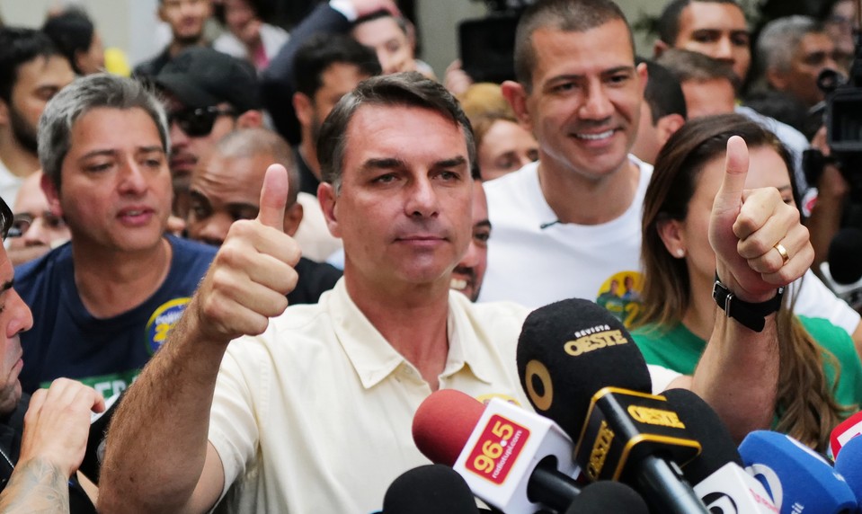 Štúdio 24: Bolsonaro v prvom kole prekvapil. V druhom kole má podľa odborníka výhodu
