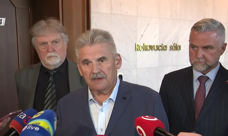 Tlačová beseda koalície o neodvolaní Tibora Gašpara