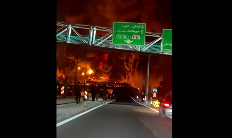 ONLINE: USA a Izrael útočili na päť ropných zariadení v Teheráne a okolí