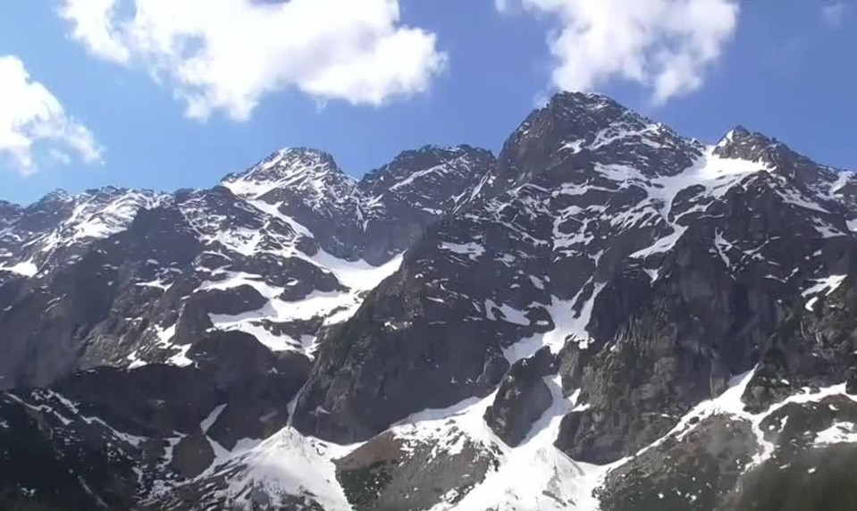 Tragédia vo Vysokých Tatrách. Turista zomrel počas výstupu na Rysy
