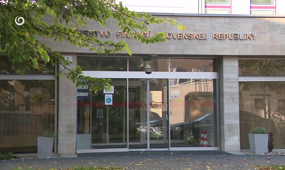 Samosprávy znášajú sankcie z dlhovej brzdy, na zmenu treba širokú politickú podporu