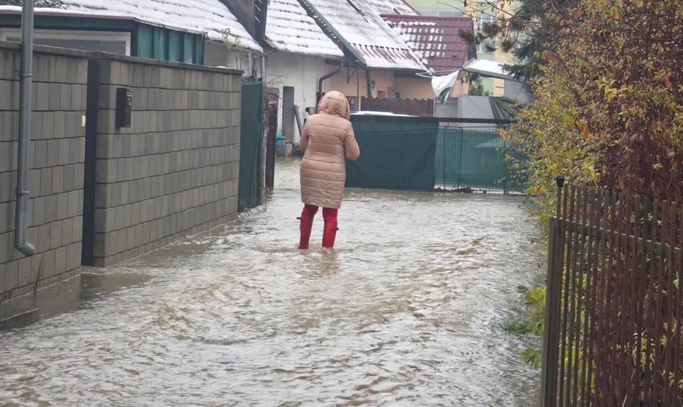 V okrese Žarnovica platí tretí stupeň výstrahy pred povodňou
