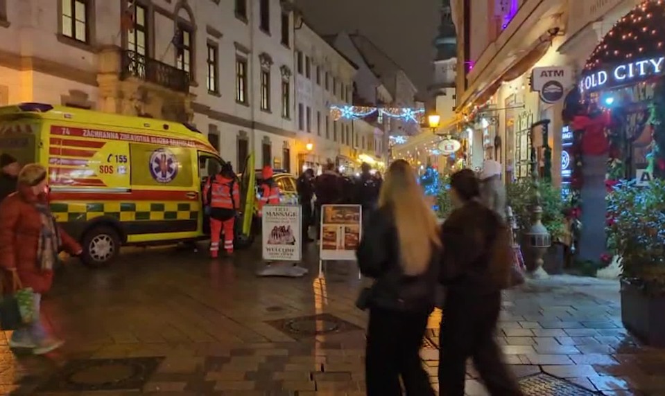Útočník napadol muža v centre Bratislavy. Stratil sa v dave a z miesta činu ušiel