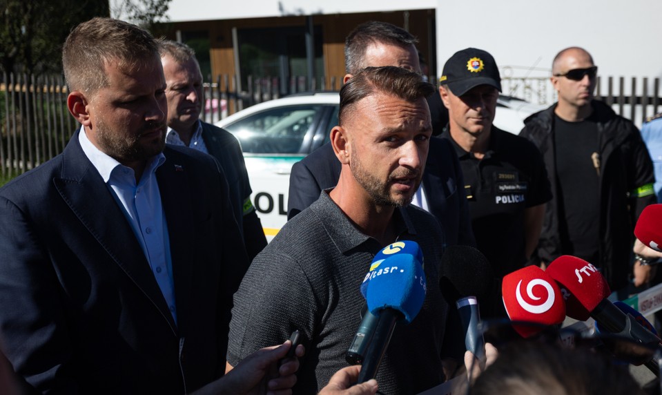Šutaj Eštok o detailoch útoku na škole v Staškove: Riaditeľka zabránila väčšej tragédii