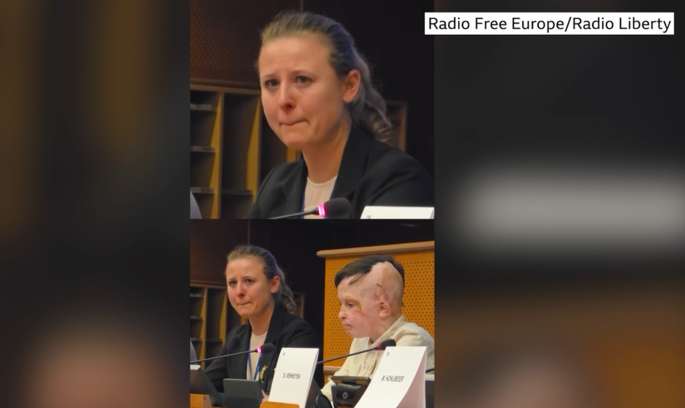 Roman opísal, ako pri ruskom útoku prišiel o mamu. Tlmočníčka nedokázala pokračovať