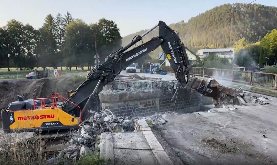 Porúbka sa dočká nového mosta: Búranie starého urýchli výstavbu a zlepší dopravu v regióne