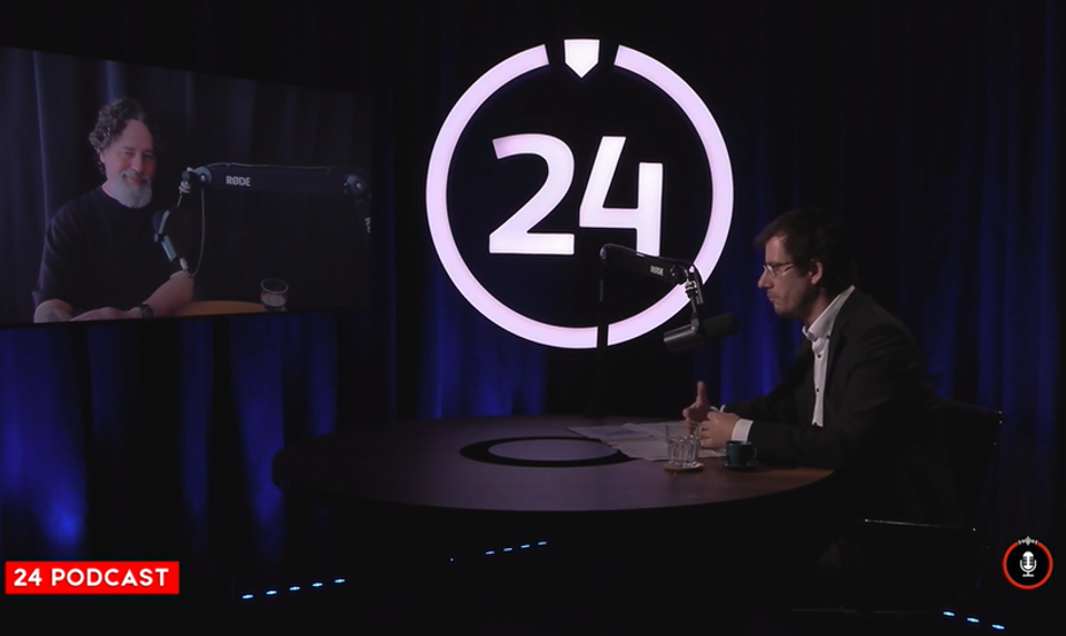 Sme v kaviarni: Blahoželáme disidentovi Blahovi