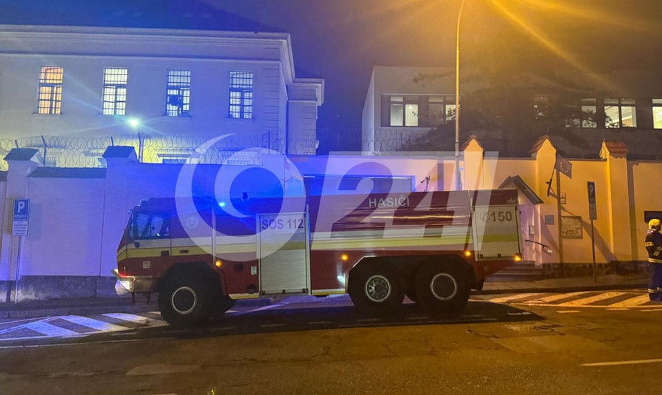 V nitrianskej väznici vypukol požiar. Na mieste zasahujú hasičské jednotky