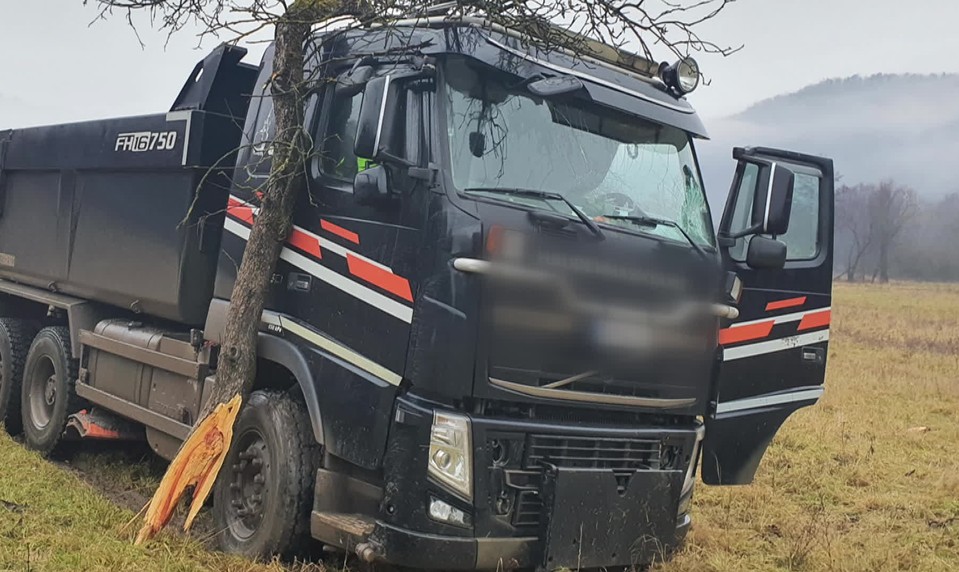 Stačil okamih a bolo by po všetkom. Ivan unikol čelnej zrážke s nákladiakom