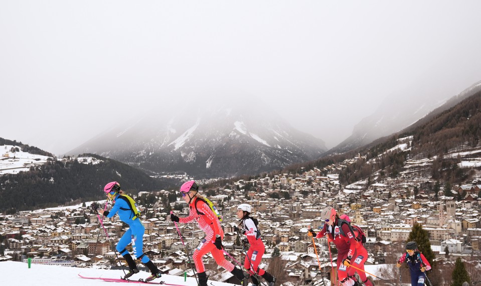 Slovenskí skialpinisti JAGERČÍKOVÁ so ŠIARNIKOM v štafete na predposlednom mieste