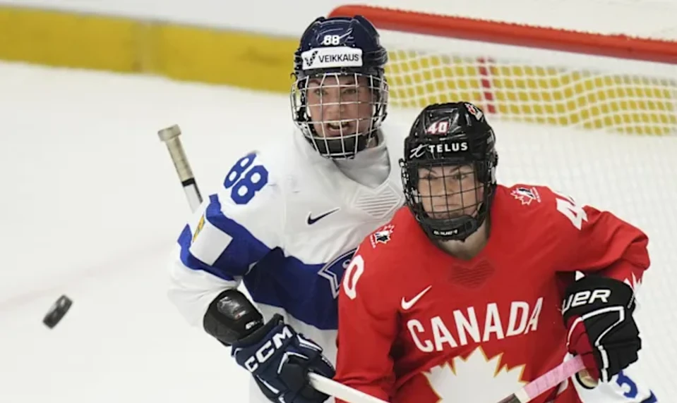 Medzi hokejistkami sa šíri vírus. Zápas Kanady s Fínskom odložili