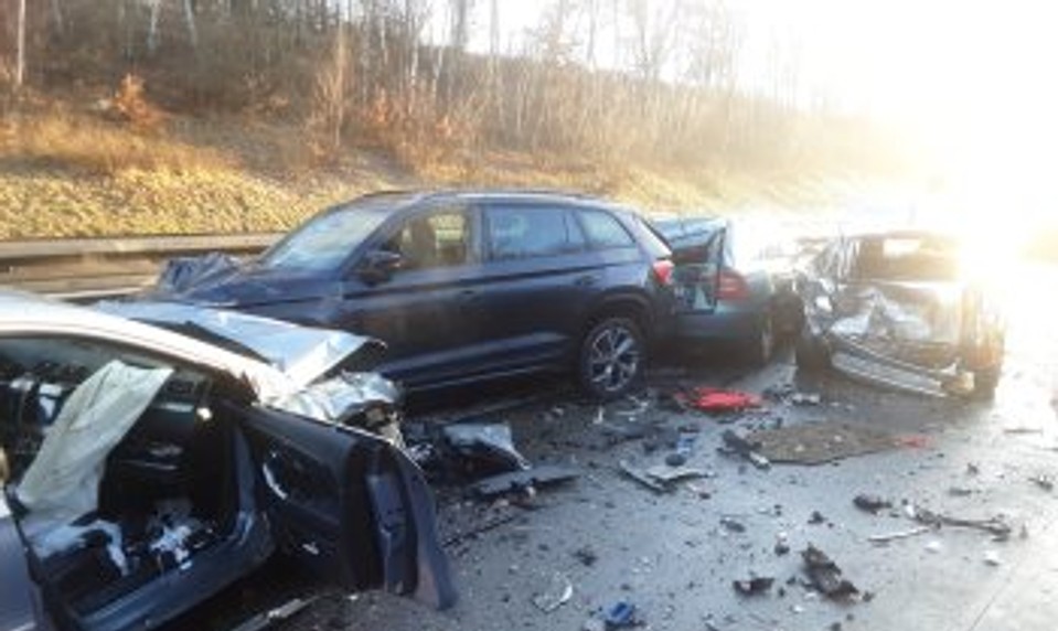 D1 uzavreli po hromadnej nehode viacerých vozidiel. Smerom na Brno je neprejazdná