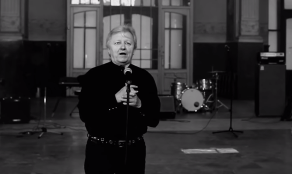 Česká legenda ruší koncerty, VIDEO vyvolalo veľké obavy o jeho zdravie! Dokáže sa ešte vrátiť?