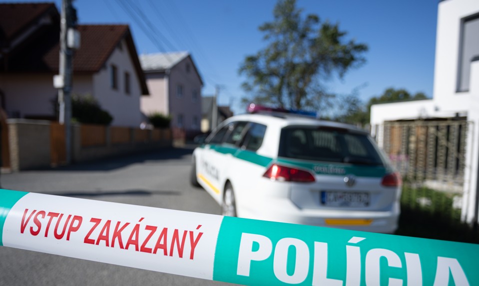 Matka útočníka zo školy v Staškove je vo väzbe. Mala napadnúť jedného zo žiakov