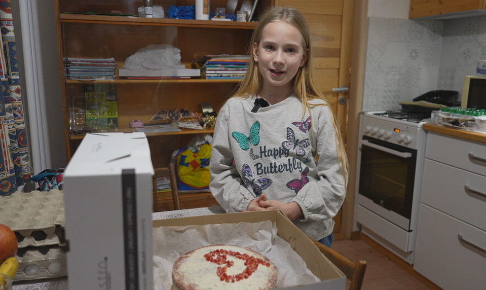 Darované Vianoce TV JOJ: Jej rodina prišla o domov. Darca vrátil malej cukrárke Laure dôvod na radosť