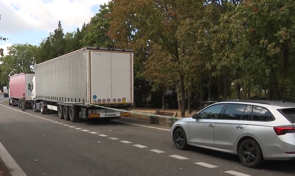 Benzínový zápach a hadica v poli: Z produktovodu Slovnaftu ukradol mladík 5-tisíc litrov nafty