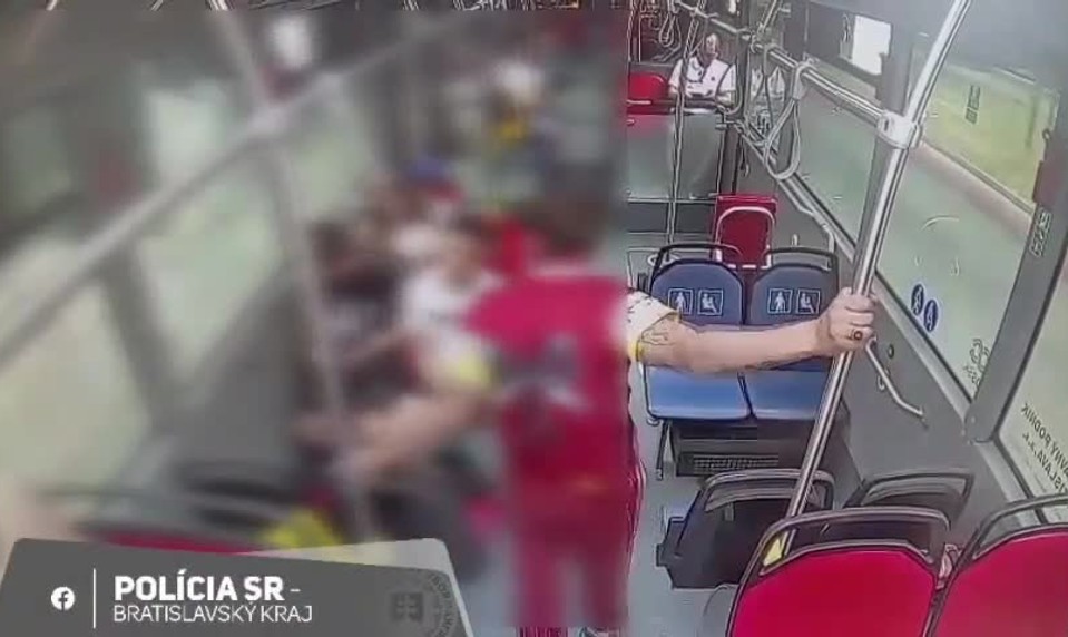 Agresívny pasažier napadol vodiča MHD, polícia ho obvinila z výtržníctva