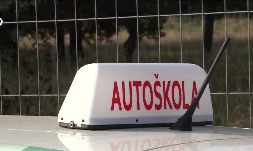 Bez základnej školy za volant nesadnete. Na vodičák budú prísnejšie pravidlá než na funkciu starostu