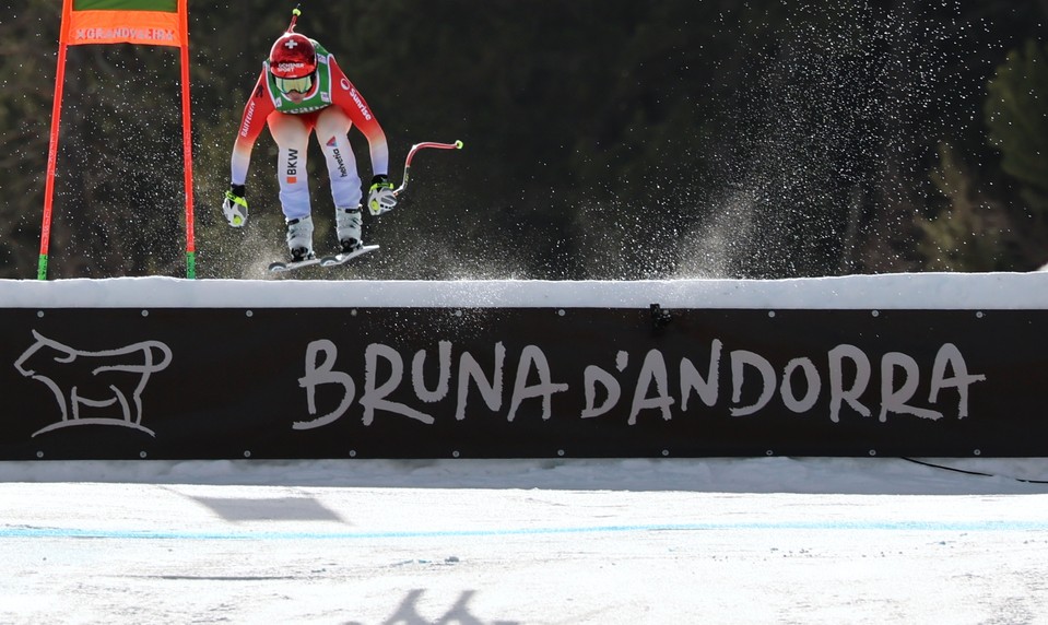 Prekvapujúcou víťazkou zjazdu sa stala Corinne SUTER