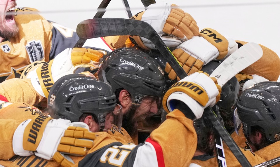 Rekordná noc vo VEGAS a šialenstvo, aké nemá v NHL obdobu