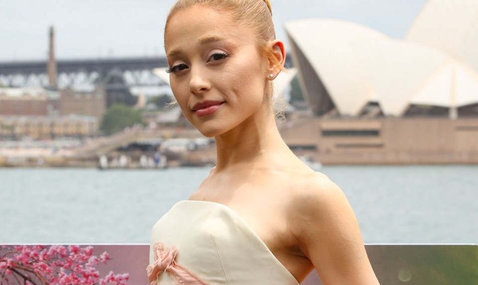 Arianu Grande napadli: Skôr ako ochranka ju zachránila táto žena! Všetko je zachytené na videu...