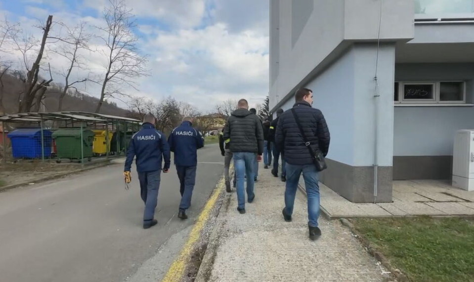 Kukláči zadržali lekára priamo v nemocnici. Súd mu vymeral trest