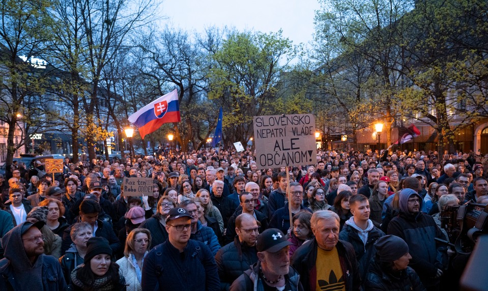 Študenti nechcú odísť z krajiny. Rozhodli sa protestovať v uliciach Slovenska