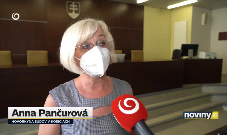 11 krát bodol kamarátku