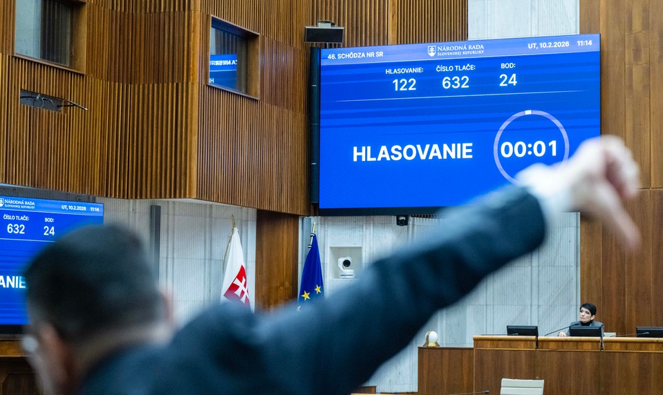 Šutaj Eštok odvolávaniu unikol. Mimoriadnu schôdzu neotvorili ani na štvrtý pokus