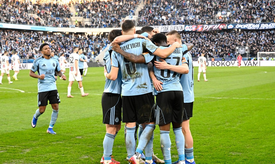 Slovan v derby roztrhal Trnavu na kusy