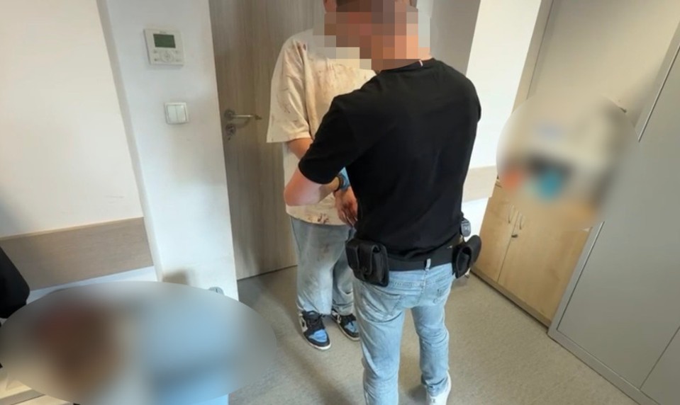 Mladý Slovák je podozrivý z dobodania partnerky vo Varšave. Mužovi hrozí doživotie