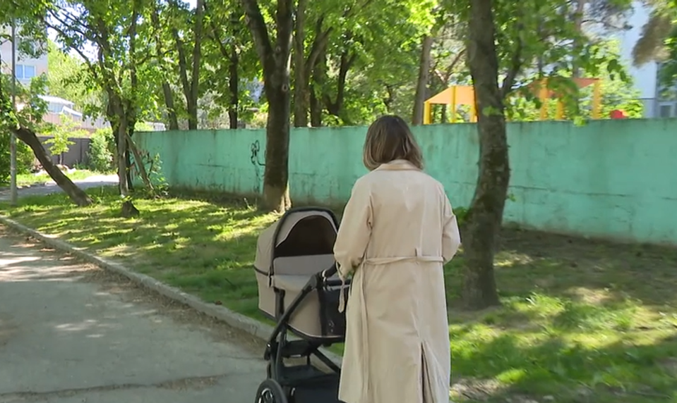 Aj skúsenosť z pôrodu rozhoduje: Detí sa rodí menej, Slovensko môže prísť o štvrtinu obyvateľov