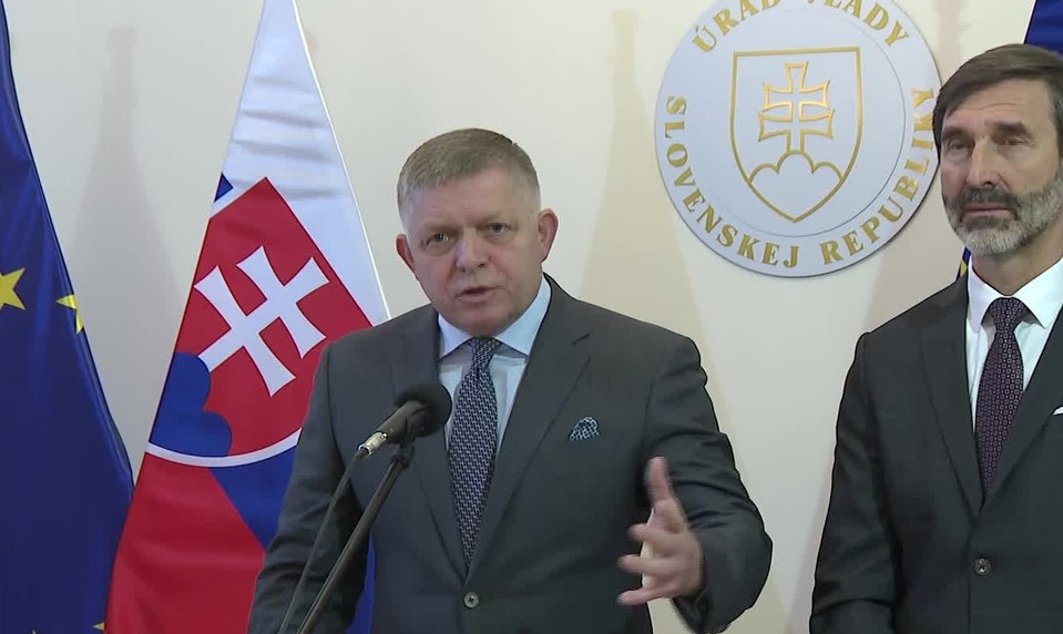 Probruselský aktivista, hovorí Fico o Magyarovi. Klamete, pán premiér, znie odpoveď spoza Dunaja.