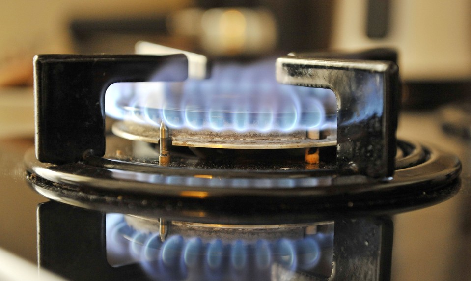 Prehľad cien energií 2026: Teplo a vodné mierne drahšie, plyn výraznejšie