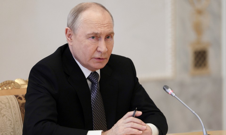 Európa hľadá človeka, ktorý bude rokovať s Putinom. V hre je niekoľko známych mien