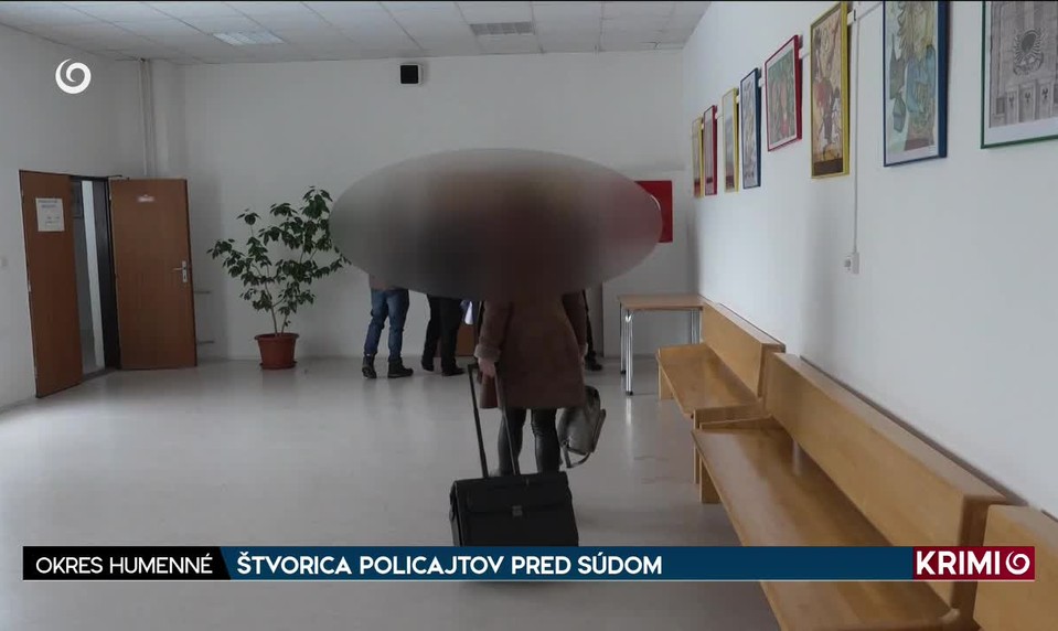 ŠTVORICA POLICAJTOV PRED SÚDOM