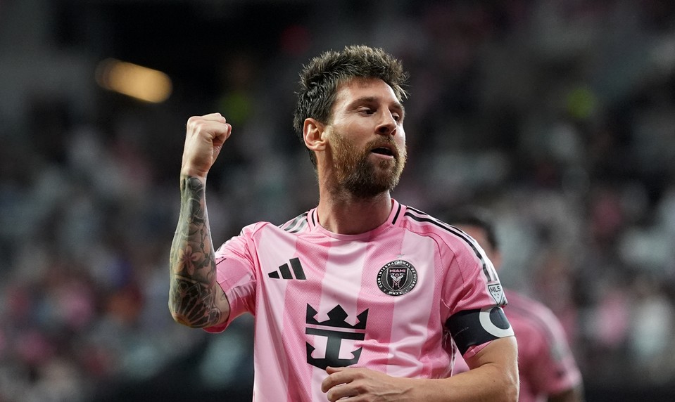 MESSI zažiaril štyrmi gólmi, RUSNÁK s asistenciou